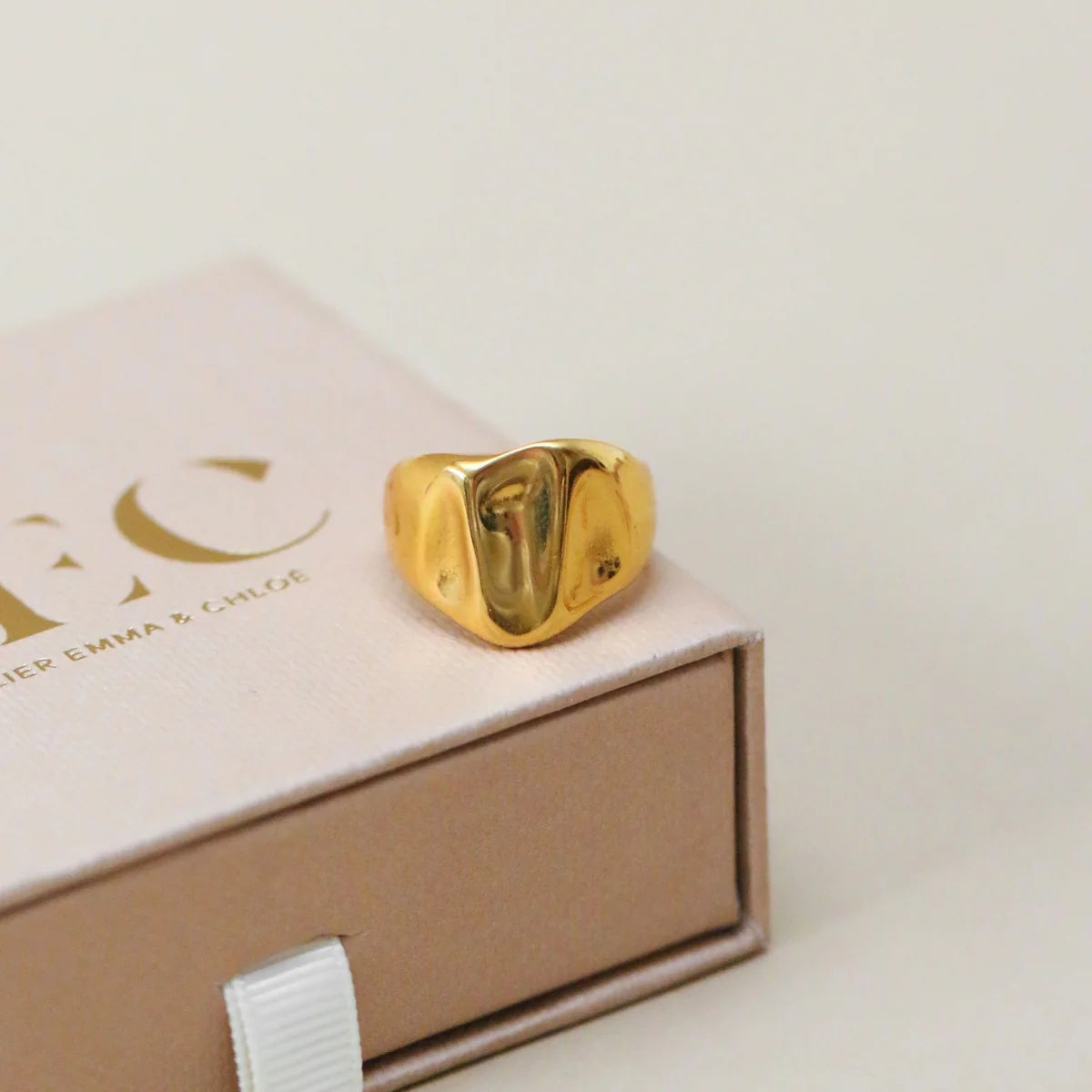 Ring Naiad Gold