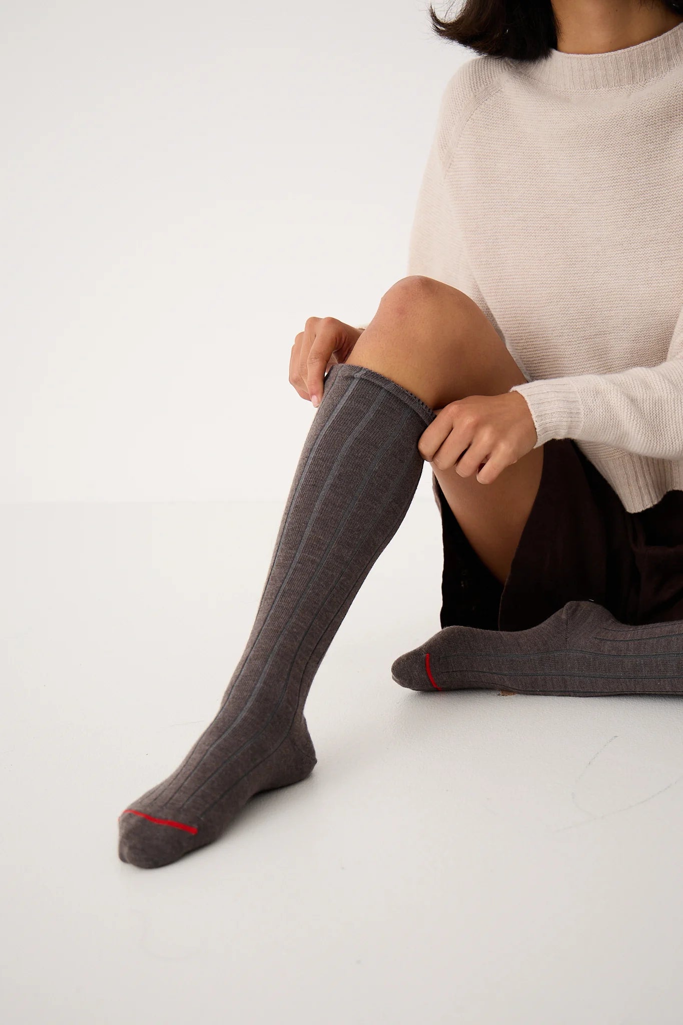 Tip Toe Knee High | Grey with Cherry Trim
