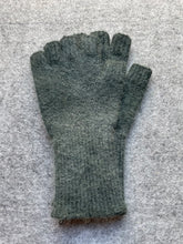 Load image into Gallery viewer, Fingerless Gloves
