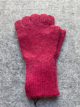 Load image into Gallery viewer, Fingerless Gloves
