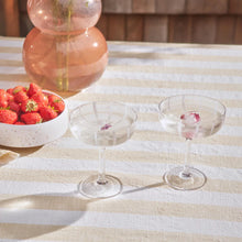 Load image into Gallery viewer, Mizu Coupe Glasses 2pcs Clear

