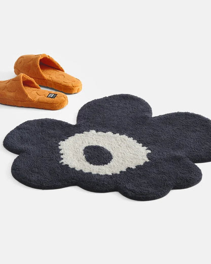 Unikko bathroom rug, charcoal - off-white
