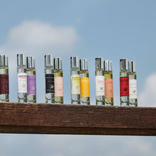 Load image into Gallery viewer, Black Pepper &amp; Sandalwood travel Parfum by Acca Kappa
