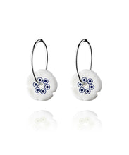 Load image into Gallery viewer, Flower hoop earrings
