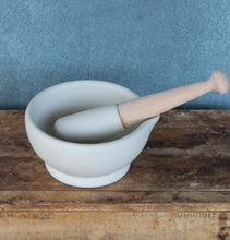 Load image into Gallery viewer, Mortar &amp; Pestle 17cm
