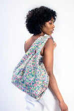 Load image into Gallery viewer, Meadow flowers | medium bag
