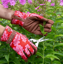 Load image into Gallery viewer, Love The Glove - Gardening Glove | Oak Leaf Poppy
