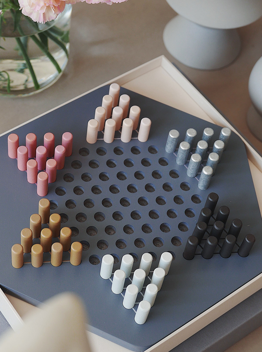 Classic Games Chinese Checkers