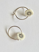 Load image into Gallery viewer, Flower hoop earrings
