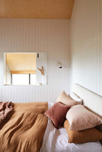 Load image into Gallery viewer, Toast Linen Pillowcase Pair
